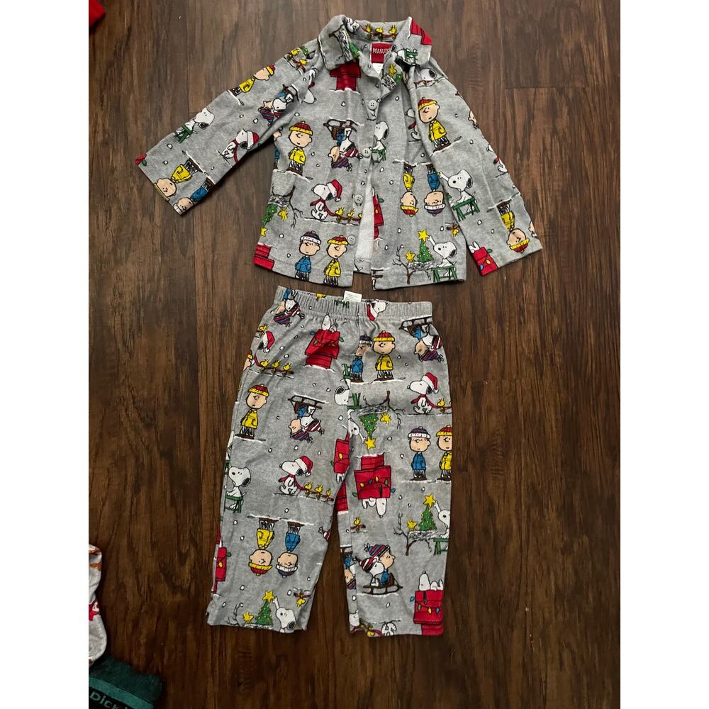 2t Christmas snoopy pajamas